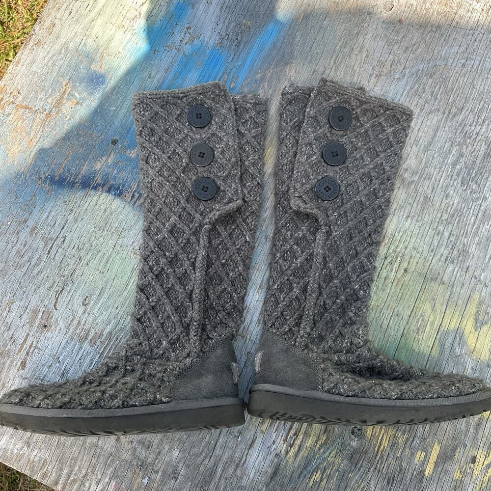 UGG Women's 7 Gray Knit Suede Mid-Calf Boots Button Rubber Sole Sheep Skin